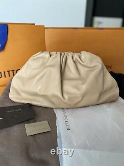 BOTTEGA VENETA 2700$ The Pouch Large Clutch Bag In Camel Butter Calf Leather