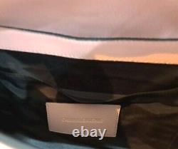 Belle sac Calvin Klein grand rose neuf avec étiquettes