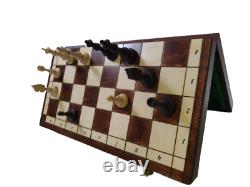 Ensemble d'échecs magnétiques en bois grand format 38 x 38 Woodeeworld