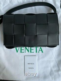 Nouveau Sac Authentique Bottega Veneta Black Cassette Crossbody $2100