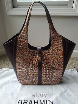 Nouveau sac à main en cuir de grande taille Carla léopard cub bergamote de Brahmin.