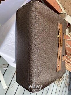 Nouveau sac fourre-tout Michael Kors Kenly en cuir marron MK Signature Luggage de grande taille