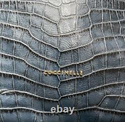 Sac en cuir de crocodile bleu de grande qualité Coccinelle X, prix de détail recommandé de £325 - Neuf.